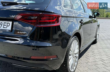 Хэтчбек Audi A3 2015 в 