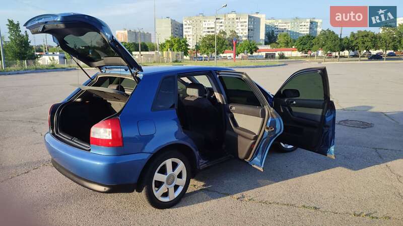 Хэтчбек Audi A3 2003 в Запорожье