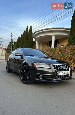Хэтчбек Audi A3 2011 в 
