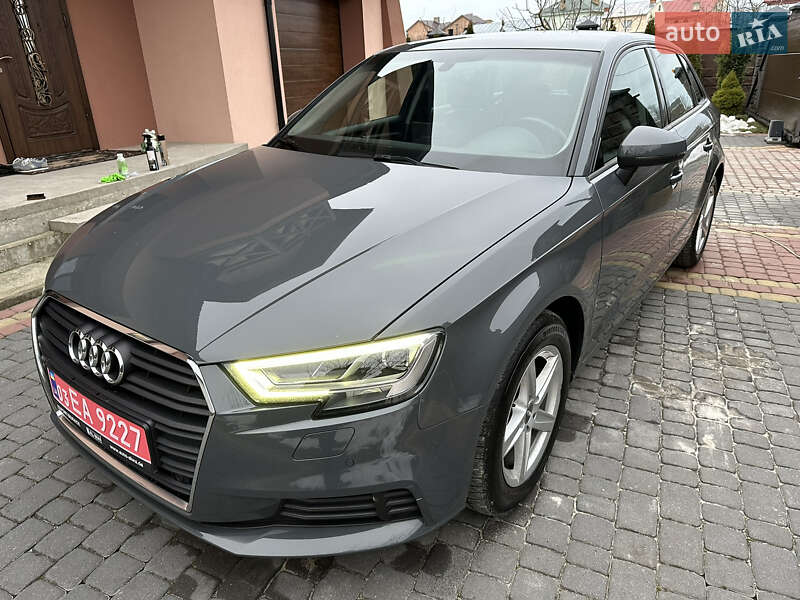 Хэтчбек Audi A3 2019 в Львове
