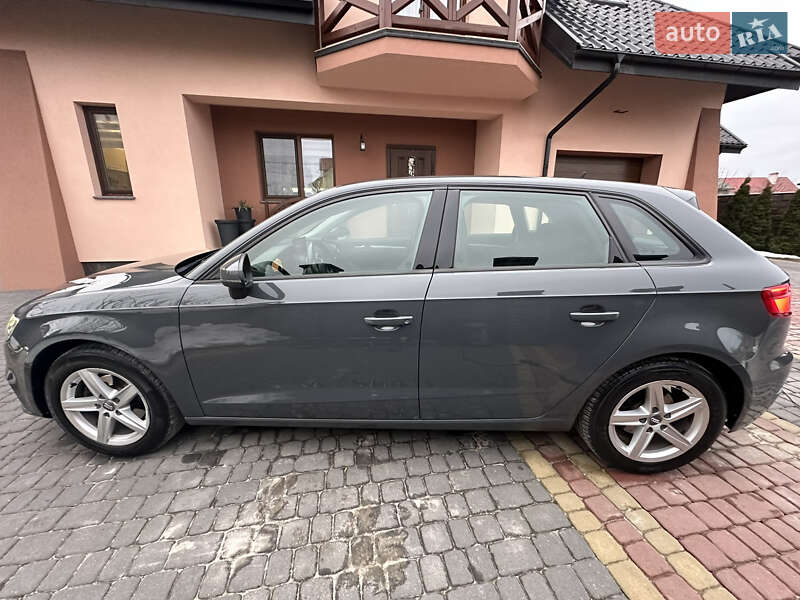 Хэтчбек Audi A3 2019 в Львове
