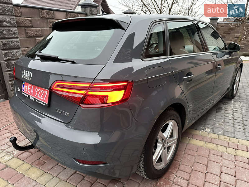 Хэтчбек Audi A3 2019 в Львове
