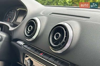 Хэтчбек Audi A3 2016 в 