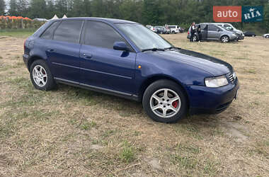 Хэтчбек Audi A3 2000 в 
