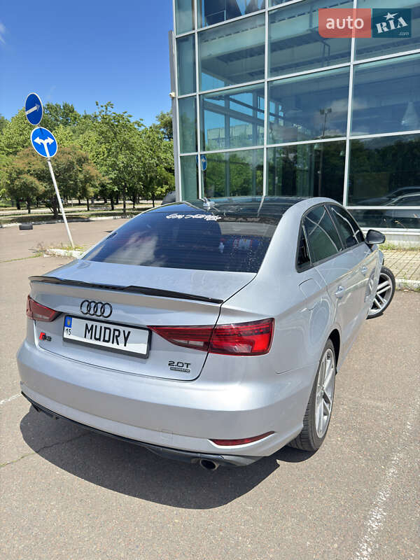 Седан Audi A3 2018 в Николаеве