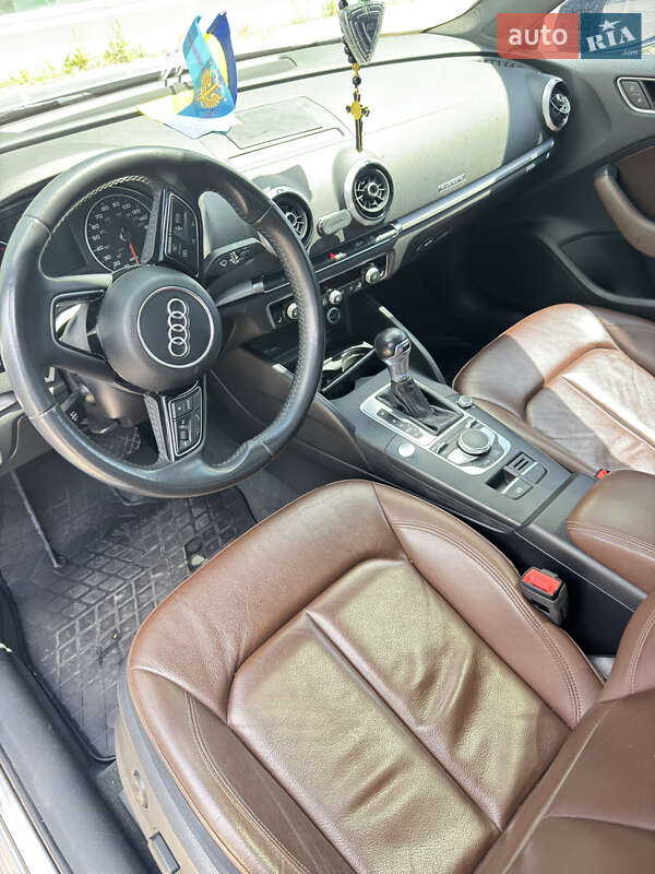 Седан Audi A3 2018 в Николаеве