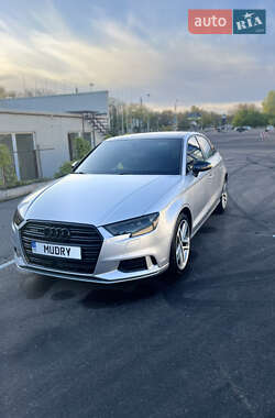 Седан Audi A3 2018 в 