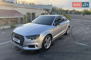 Седан Audi A3 2018 в 