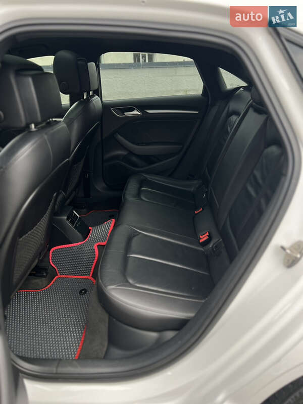Седан Audi A3 2015 в Тернополі