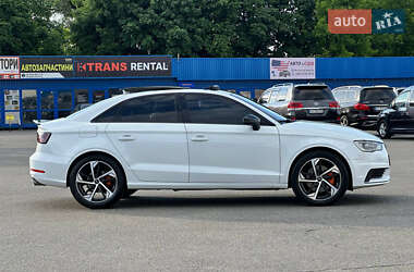Седан Audi A3 2015 в 