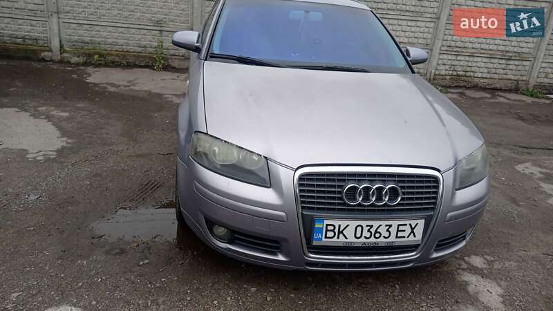 Хэтчбек Audi A3 2005 в 
