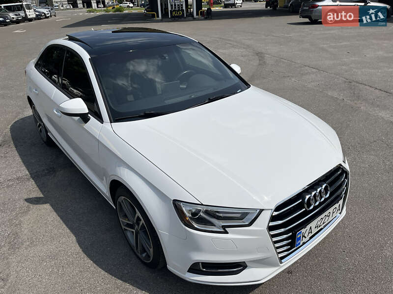 Седан Audi A3 2016 в Киеве