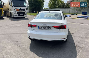 Седан Audi A3 2016 в 
