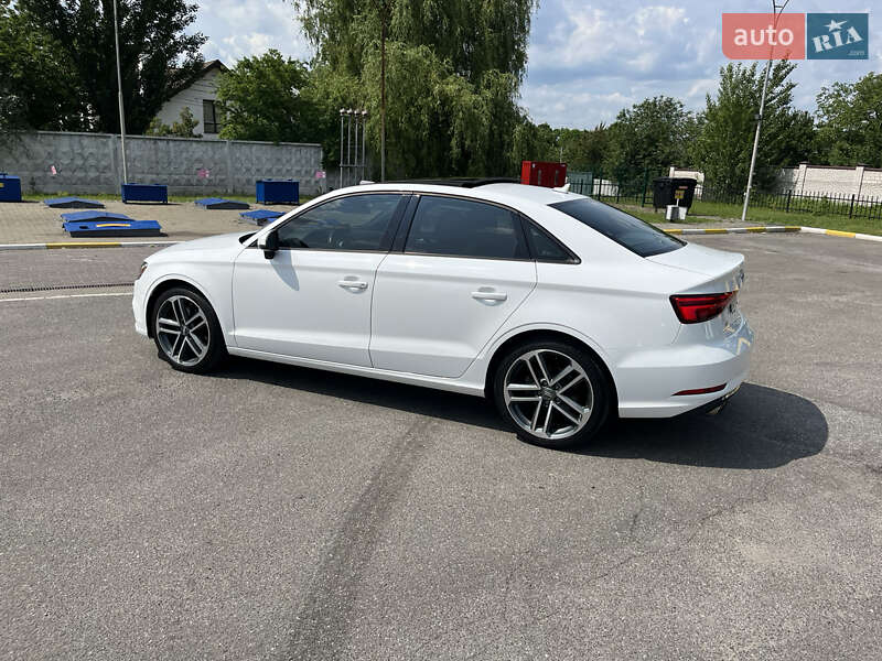Седан Audi A3 2016 в Киеве
