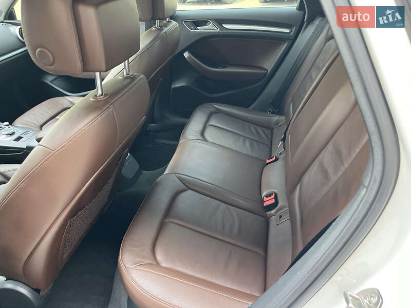 Седан Audi A3 2016 в Киеве