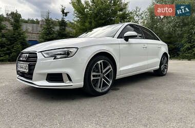 Седан Audi A3 2018 в 