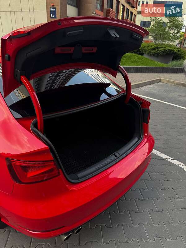 Седан Audi A3 2016 в Киеве