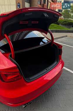 Седан Audi A3 2016 в 
