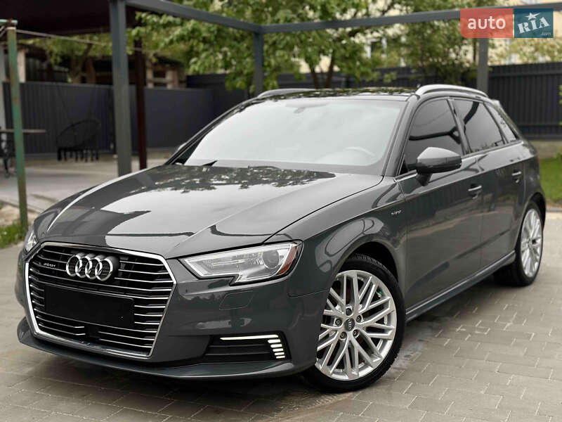 Хэтчбек Audi A3 2017 в Львове