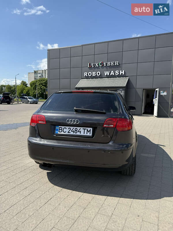Хэтчбек Audi A3 2004 в Дрогобыче