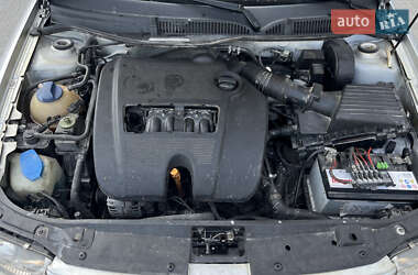 Хэтчбек Audi A3 2001 в 