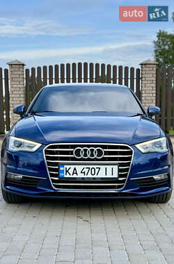 Седан Audi A3 2014 в Староконстантинове