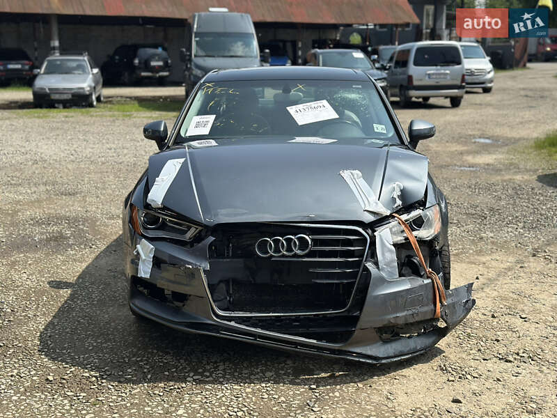 Седан Audi A3 2015 в Стрию