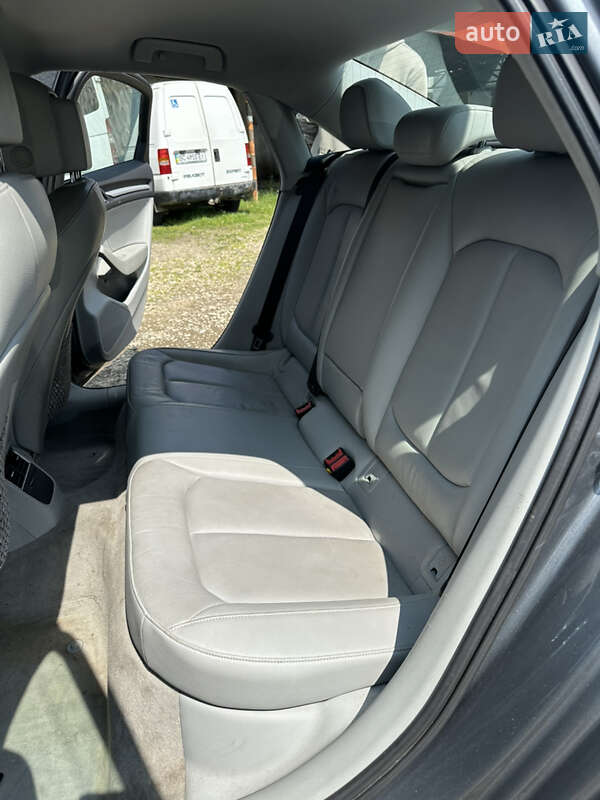 Седан Audi A3 2015 в Стрию