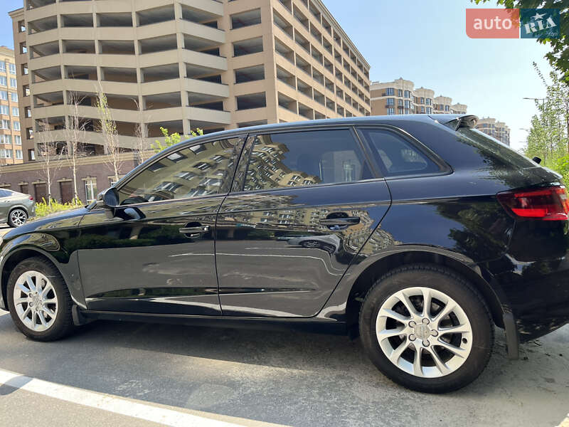 Хэтчбек Audi A3 2014 в Киеве
