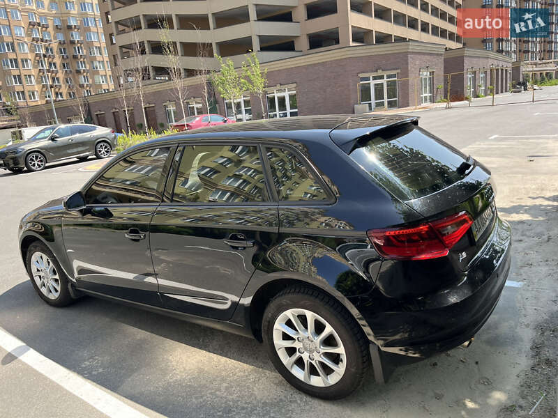Хэтчбек Audi A3 2014 в Киеве