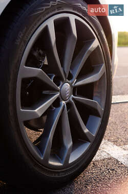 Хэтчбек Audi A3 2015 в 