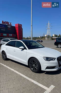 Седан Audi A3 2016 в Корсунь-Шевченківському