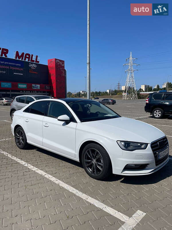 Седан Audi A3 2016 в 