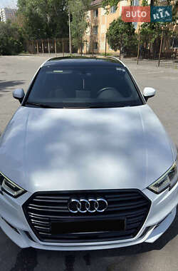 Седан Audi A3 2017 в Киеве