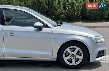 Седан Audi A3 2016 в 
