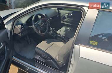 Хэтчбек Audi A3 2004 в 