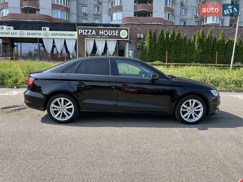 Седан Audi A3 2015 в Киеве