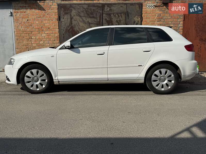 Хэтчбек Audi A3 2007 в 