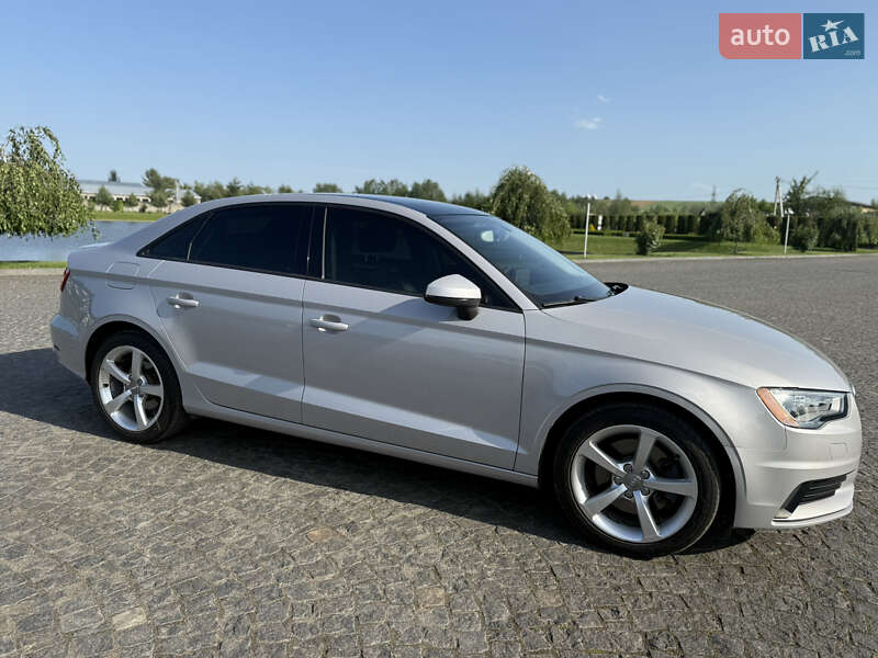 Седан Audi A3 2014 в Жовкве