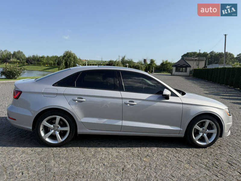 Седан Audi A3 2014 в Жовкве