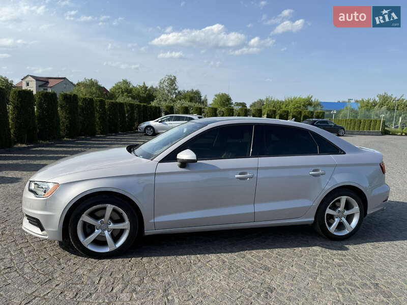 Седан Audi A3 2014 в Жовкве