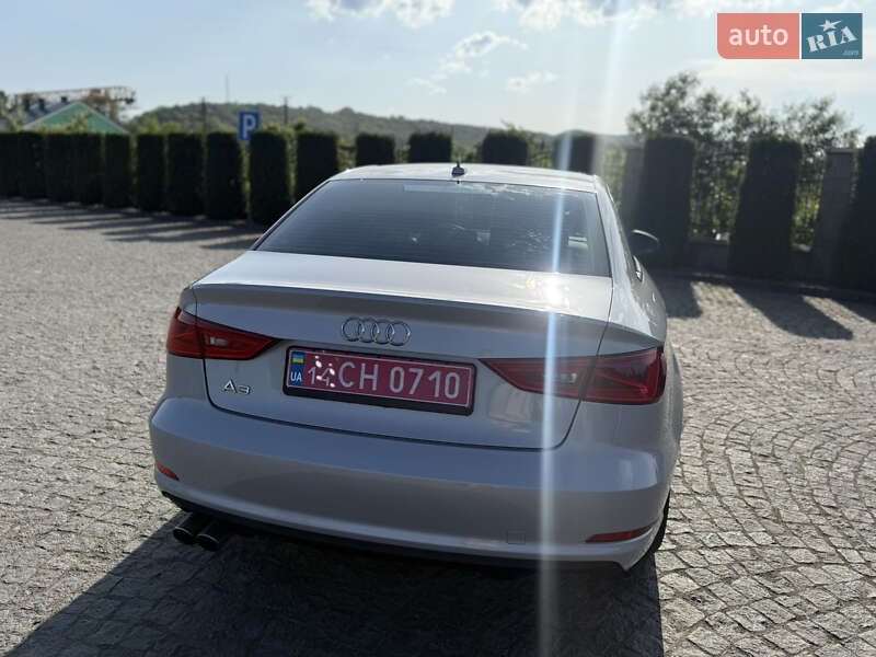 Седан Audi A3 2014 в Жовкве