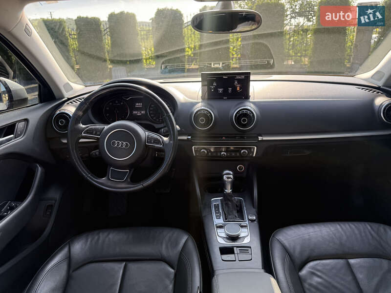 Седан Audi A3 2014 в Жовкве