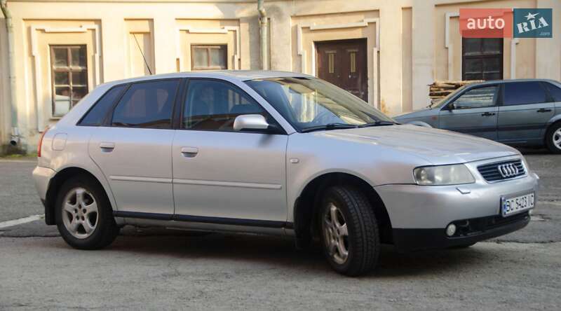 Хэтчбек Audi A3 2000 в Кременце
