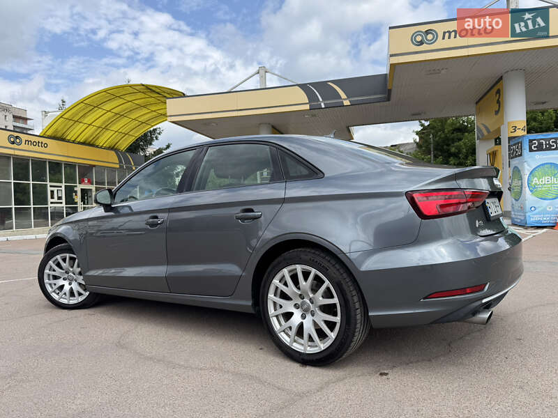 Седан Audi A3 2017 в Житомире