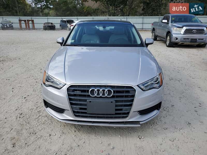 Седан Audi A3 2015 в Львове