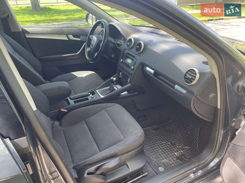 Хэтчбек Audi A3 2011 в Александрие