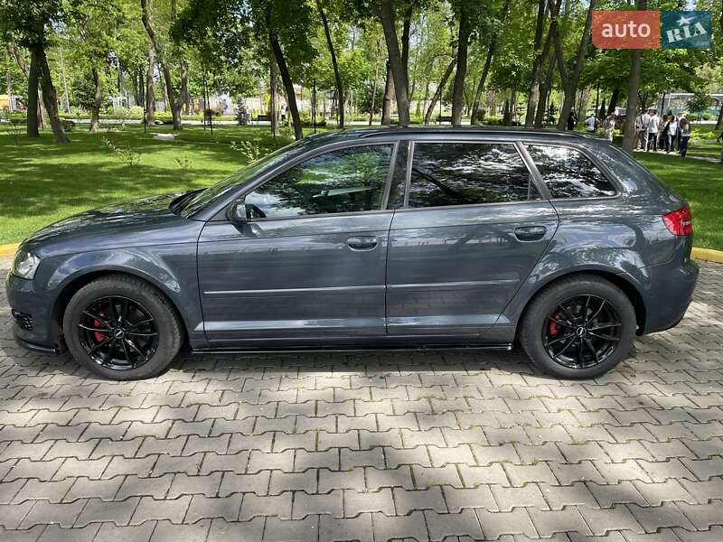 Хэтчбек Audi A3 2011 в Александрие