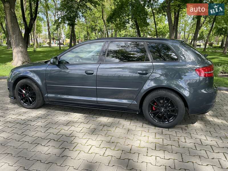 Хэтчбек Audi A3 2011 в Александрие