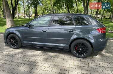 Хэтчбек Audi A3 2011 в 